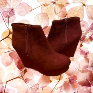 💰SOLD💰City Snappers Maroon Wedges